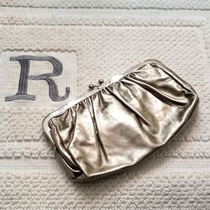 EXPRESS SILVER CLUTCH